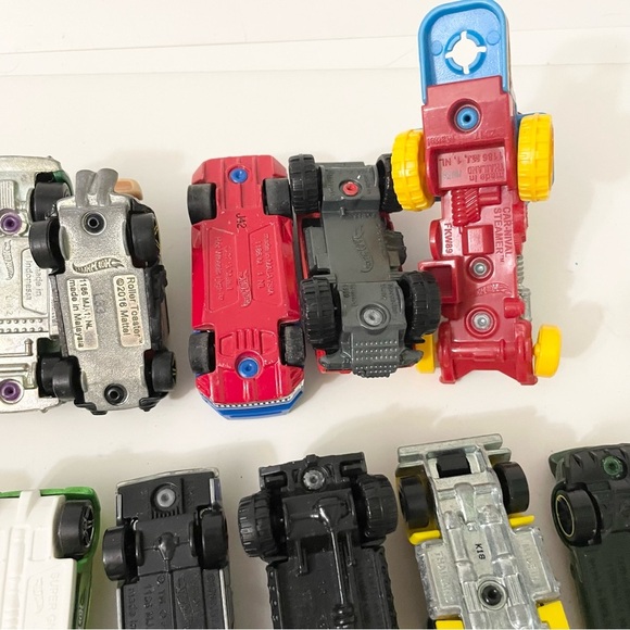 Lot of 24 Die-Cast Cars Hot Wheels Matchbox Toy Cars - Picture 7 of 16